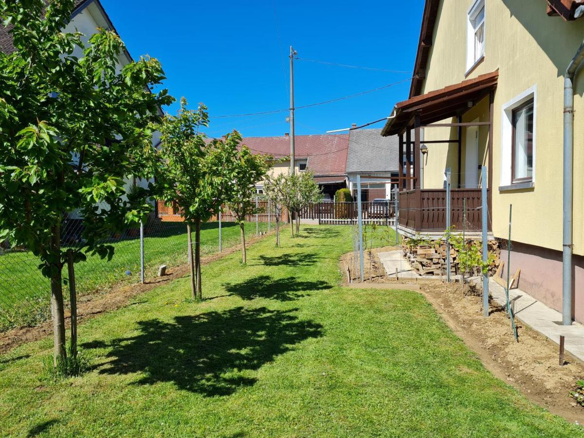Gyoengyvirag Apartman لينتي المظهر الخارجي الصورة